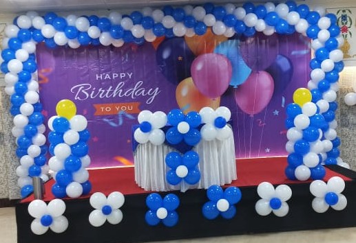 Beautiful Wedding Table Arch Setup